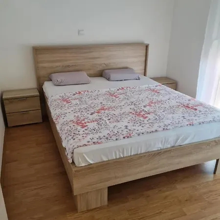Apartament Nora Near The