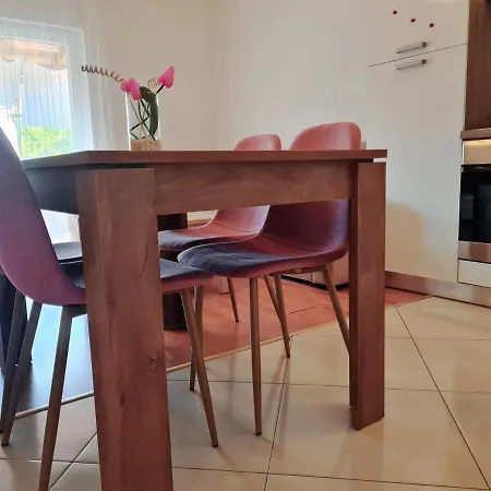 Apartament Nora Near The Pula