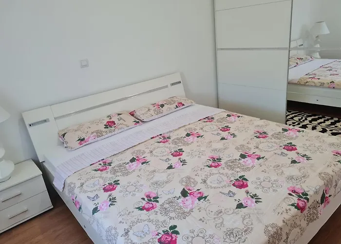 Apartment Nora Near The Pula