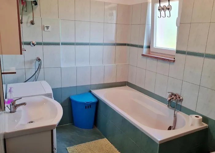 Nora Near The * Pula